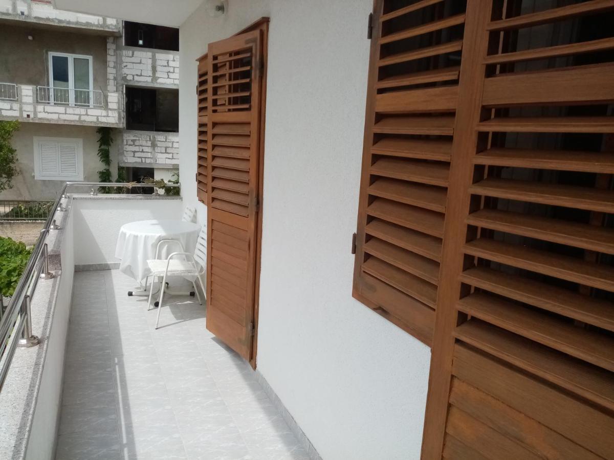 Apartments Iva Baška Voda Kültér fotó