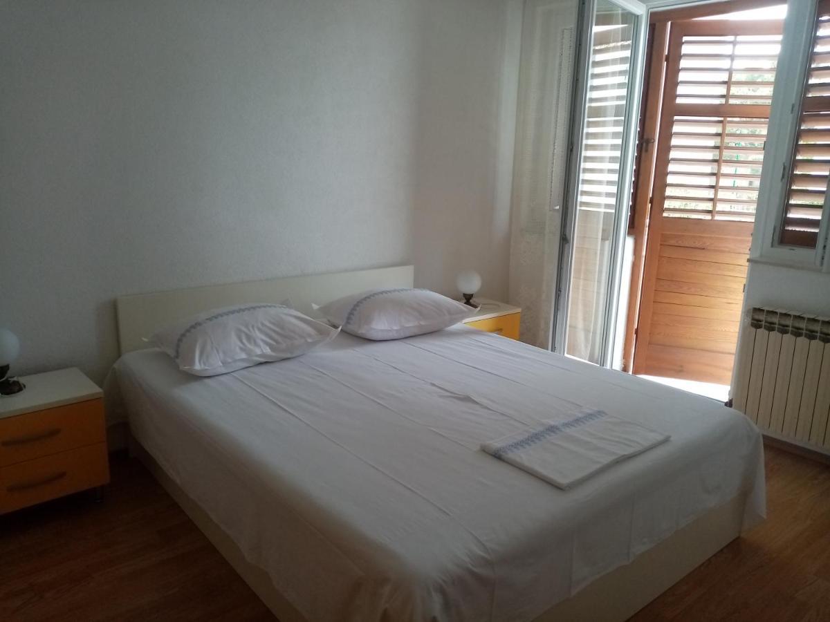 Apartments Iva Baška Voda Kültér fotó