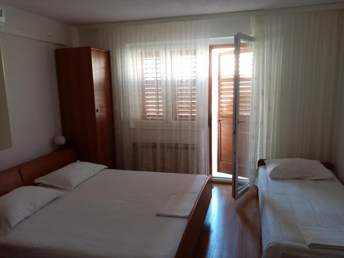 Apartments Iva Baška Voda Kültér fotó